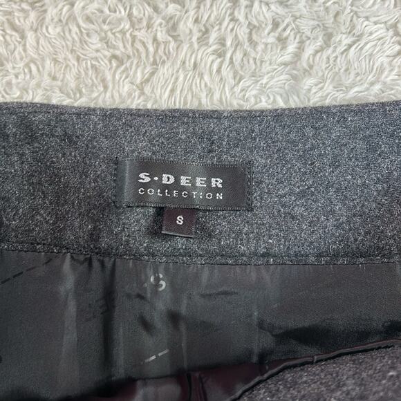 S. Deer embroidered dark grey mini skirt, size small - Picture 5 of 6